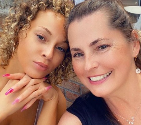 Cheyenne Elliott with her mother Lisa Gressett.